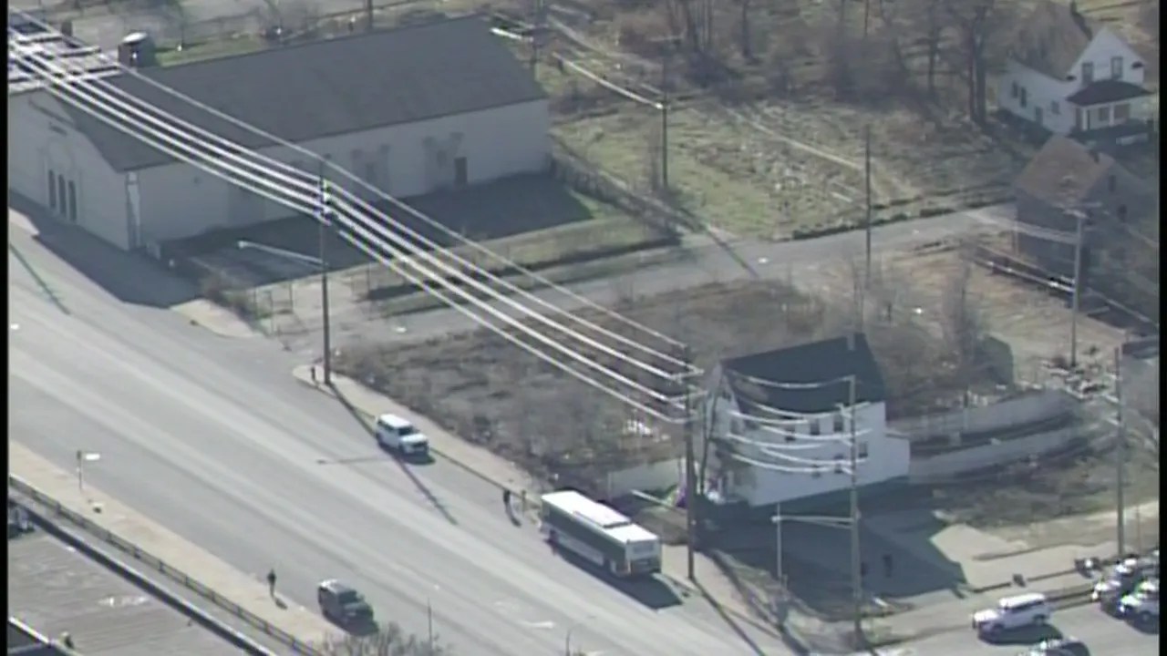 Shots fired at DDOT bus from moving car, 2 injured