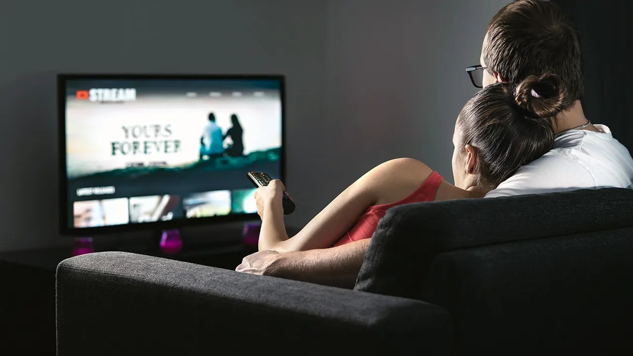 Get Paid To Binge Watch Reality Tv Shows About Love Crast Net