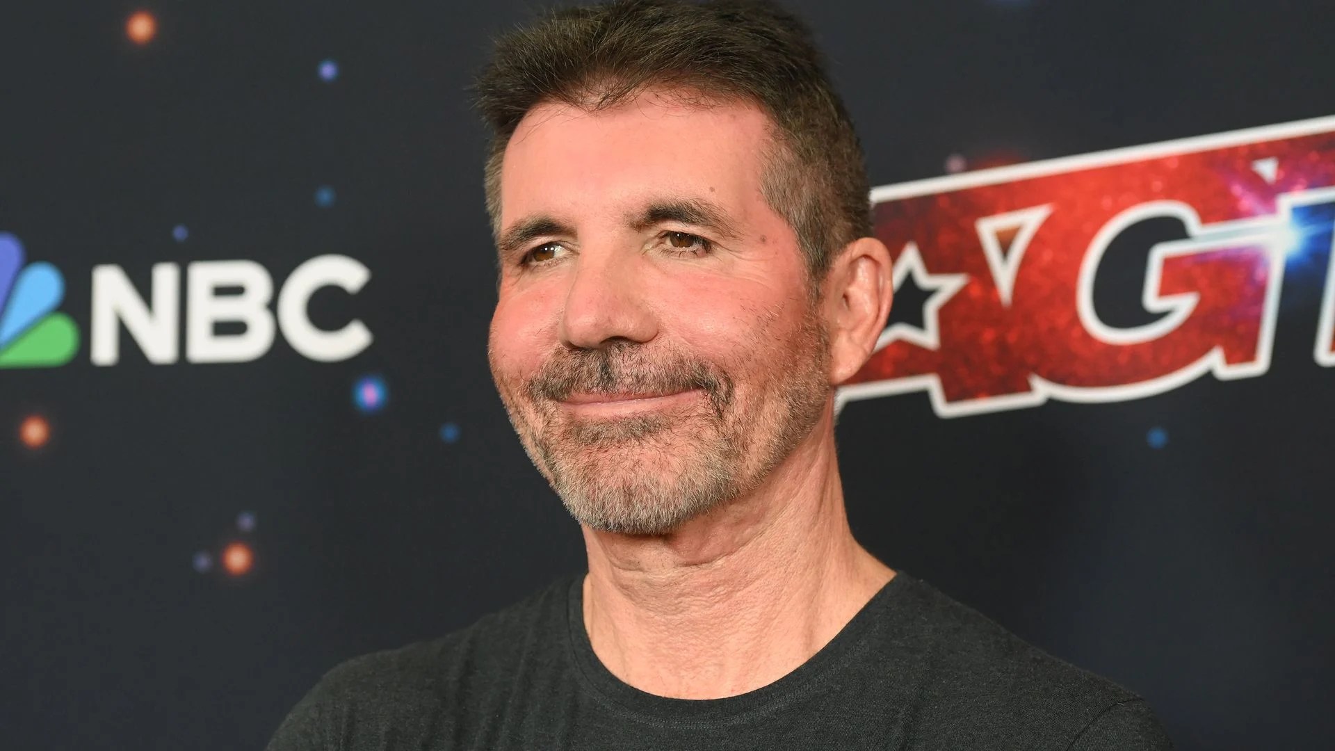 Simon Cowell sparks fan reaction as he pens emotional message HELLO!