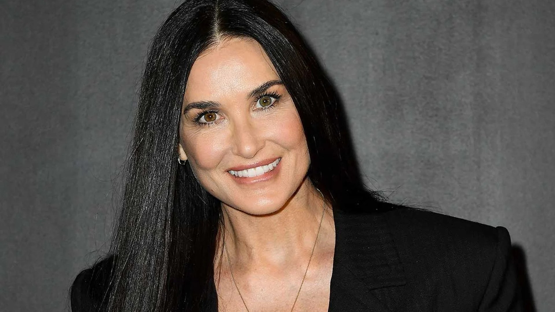 Demi Moore, 60, raises questions with appearance as fans ask the same