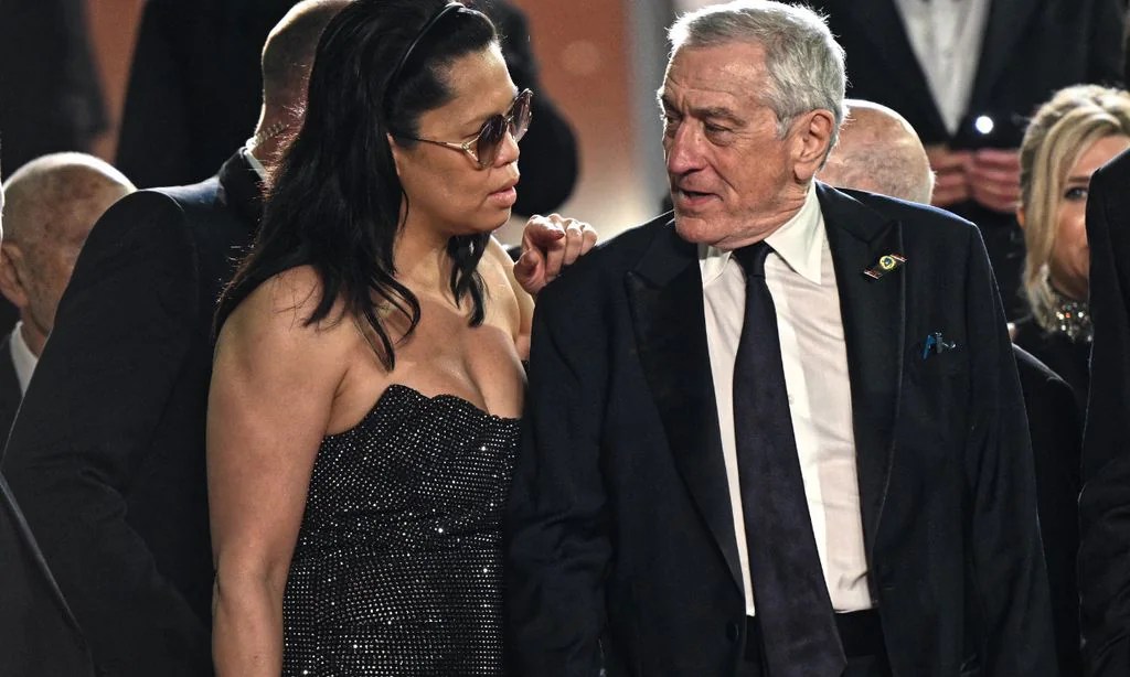 Robert De Niro llega a Cannes junto a Tiffany Chen, la madre de su hija