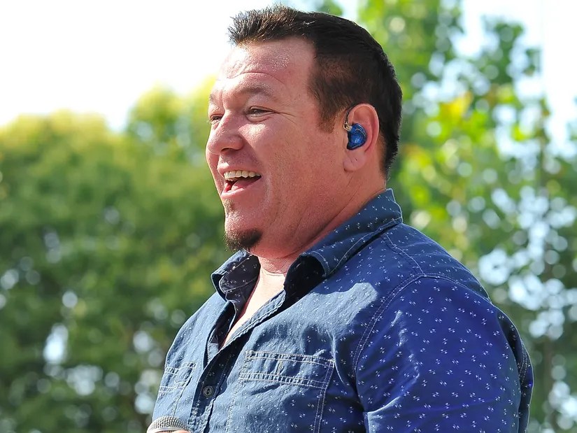 Celebs Pay Tribute to Steve Harwell, Former Smash Mouth Lead Singer