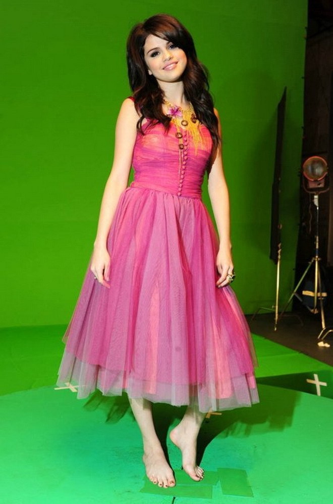 SELENA'S OUTFITS for ''Naturally'' Selena Gomez Photo (13684386) Fanpop