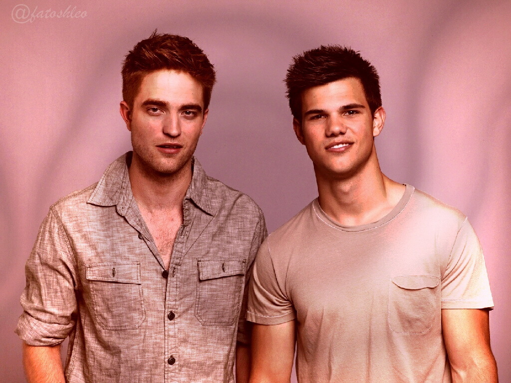 Robert and Taylor wallpaper Taylor Lautner vs. Robert Pattinson