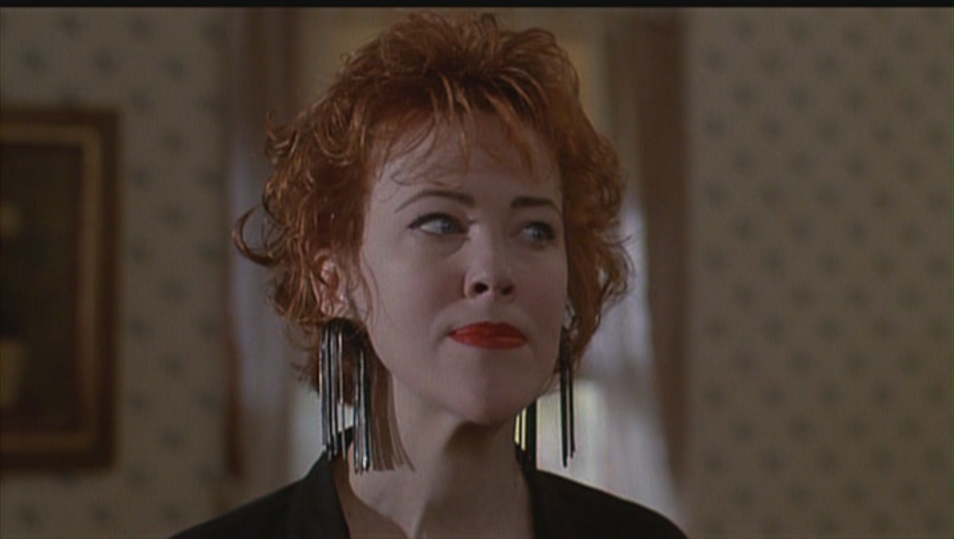 Catherine O'Hara as Delia Deetz in 'Beetlejuice' Catherine O'Hara Image (23865316) Fanpop