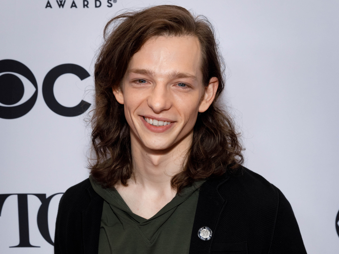 Odds & Ends Tony Nominee Mike Faist Nabs Role in Amazon YA Pilot Panic