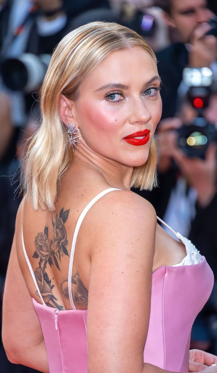 Scarlett Johansson 9GAG