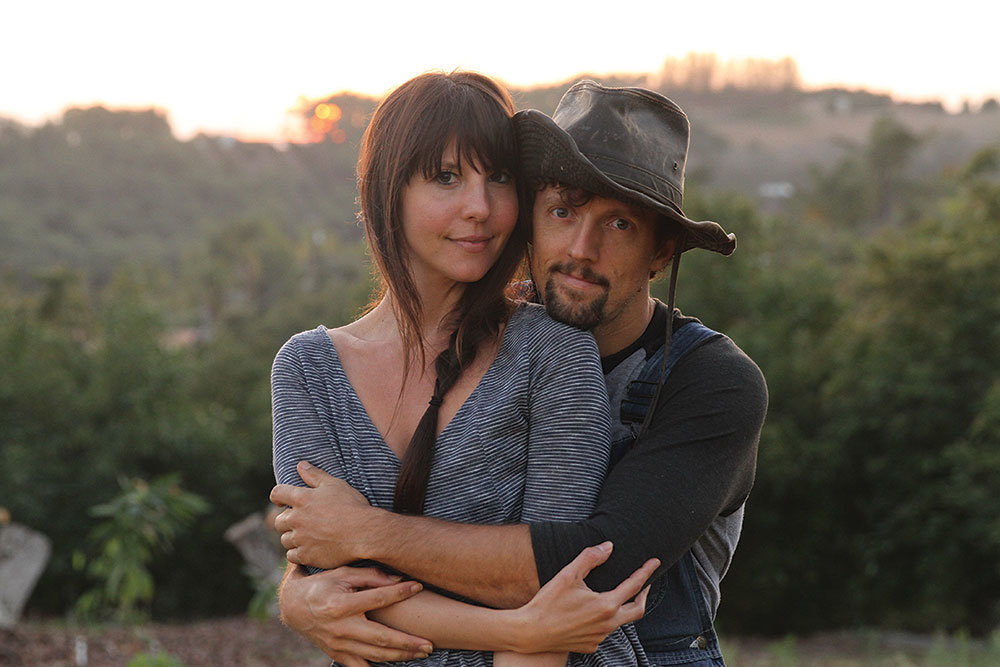 Jason Mraz Marries Christina Carano In Beautiful Hometown Ceremony