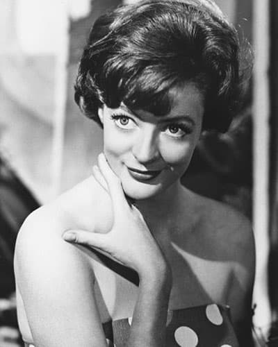 20 Pictures of Young Maggie Smith