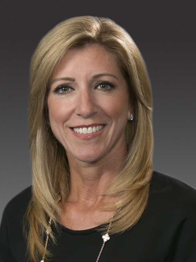 Stephanie Link Net Worth Bio, Wiki, Age, CNBC, Husband, Married