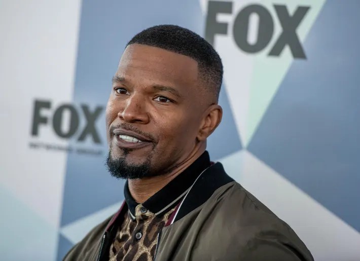 How many times has Jamie Foxx been married?Jamie Foxx Embracing a Non