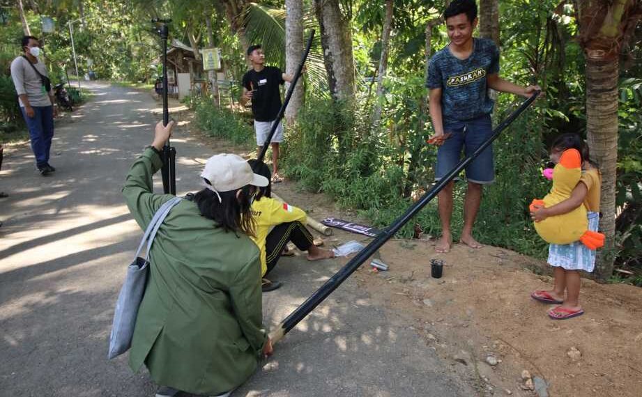 Mahasiswa UPN Veteran Jatim Luncurkan Aplikasi Wisata Virtual Desa Tegaren Kecamatan Tugu 1 Proses pengerjaan wisata virtual oleh mahasiswa UPN Veteran Jatim