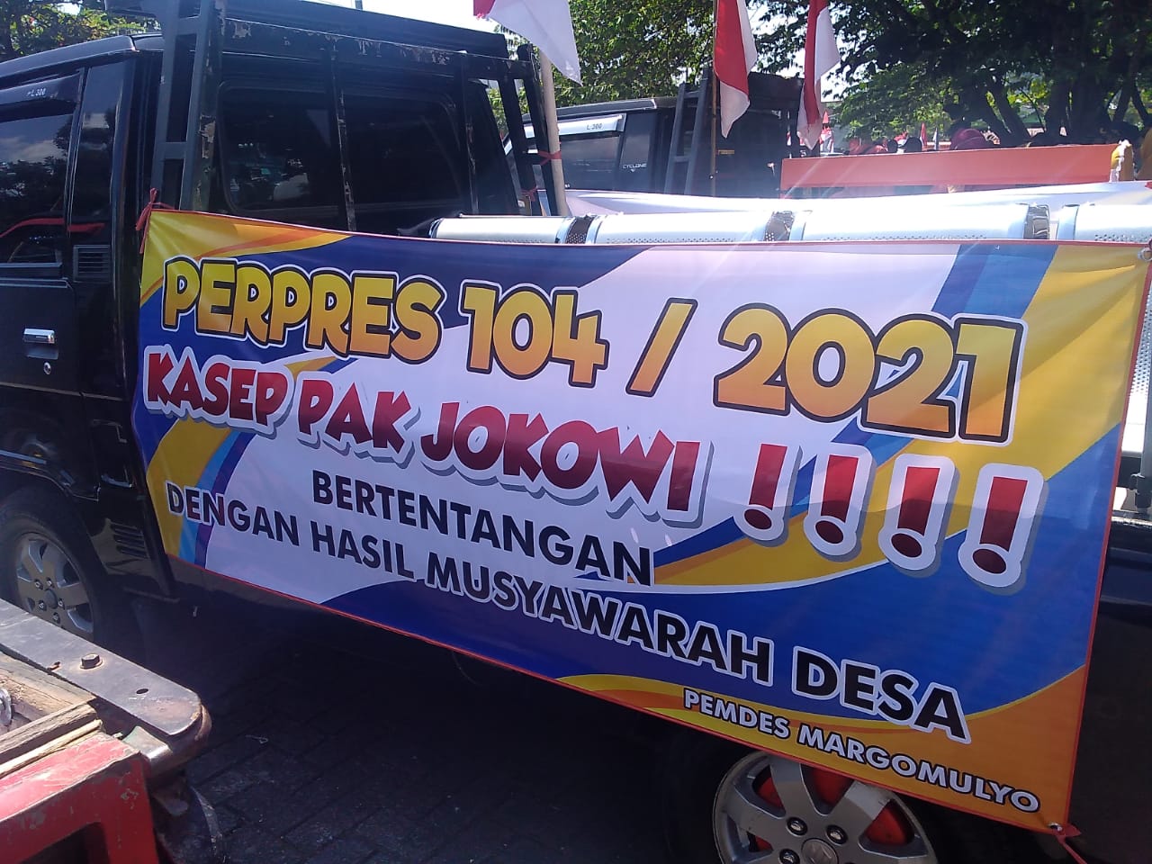 Pemerintah Desa Trenggalek Tidak Menolak BLT Dana Desa, Tapi Tolak Aturan Minimal BLT Dana Desa 2 Salah satu poster massa aksi pemerintah desa Trenggalek tolak Perpres 140 tahun 2021