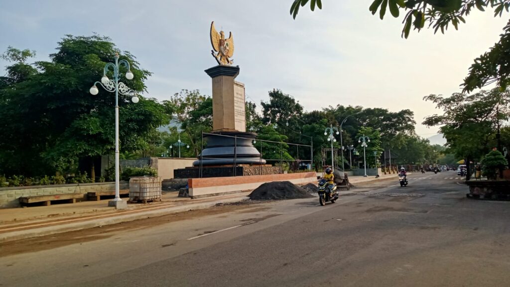 Menunggu Wajah Baru Alun Alun Trenggalek Bergaya Arsitektur Jawa Kuno 1 Alun Alun Trenggalek, 10 Desember 2021