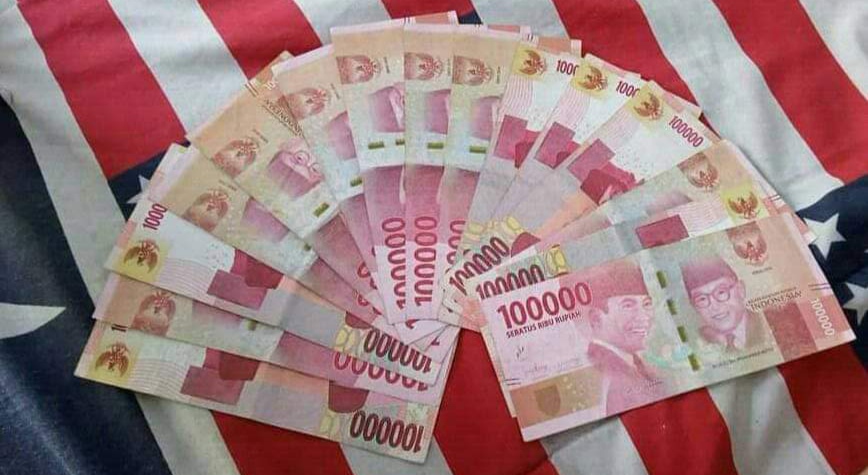 Lembaran uang Rp. 100 ribu