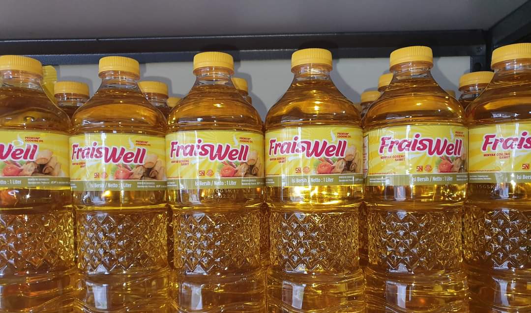 Mulai Hari Ini, Luhut Minta Masyarakat Beli Minyak Goreng Pakai Aplikasi PeduliLindungi 1 Minyak goreng kemasan botol
