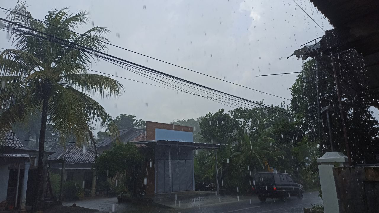 Hujan badai di Kecamatan Karangan, Kabupaten Trenggalek