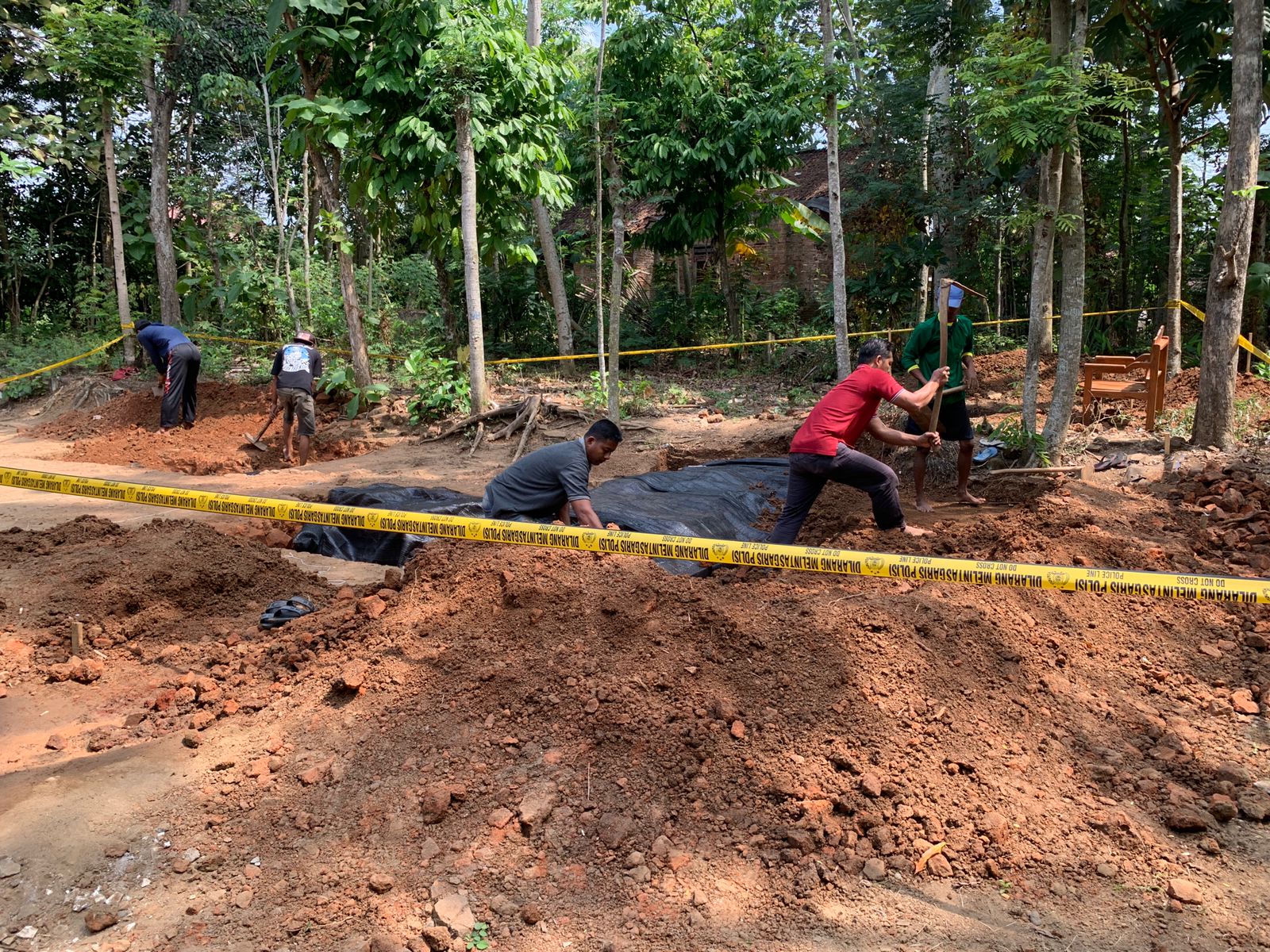 Batu Merah dan Arca Jadi Temuan Ekskavasi Situs Gondang Trenggalek 6 Arca di Situs Gondang Trenggalek ditimbun kembali