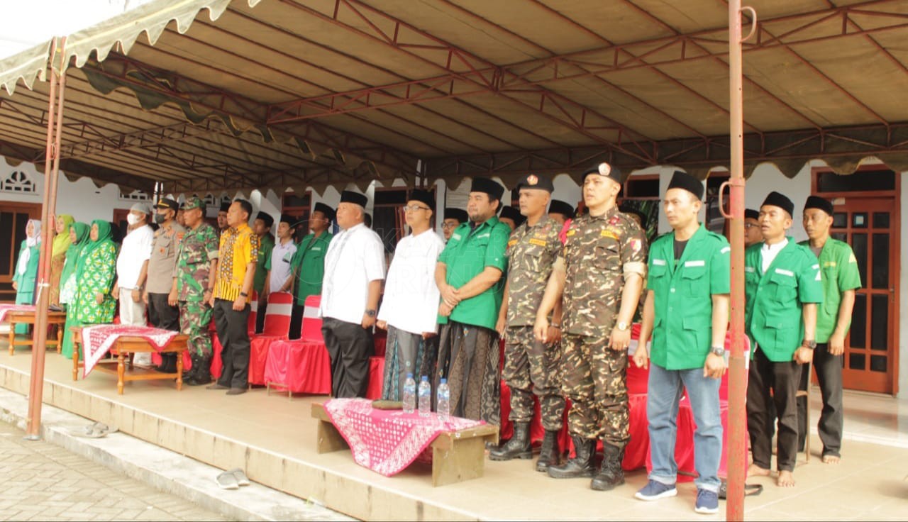 Ansor Banser Trenggalek Siap Menjadi Garda Terdepan Tolak Tambang Emas 2 Gus Zaki bersama pengasuh Pondok Pesantren Darunnajah