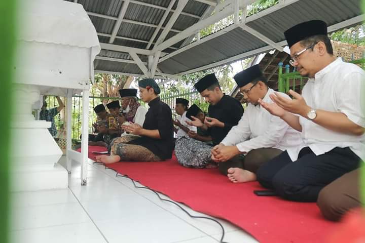 Hari Jadi Trenggalek ke-828, Bupati Napak Tilas Perjalanan Sejarah 1 Doa bersama di makam leluhur Trenggalek