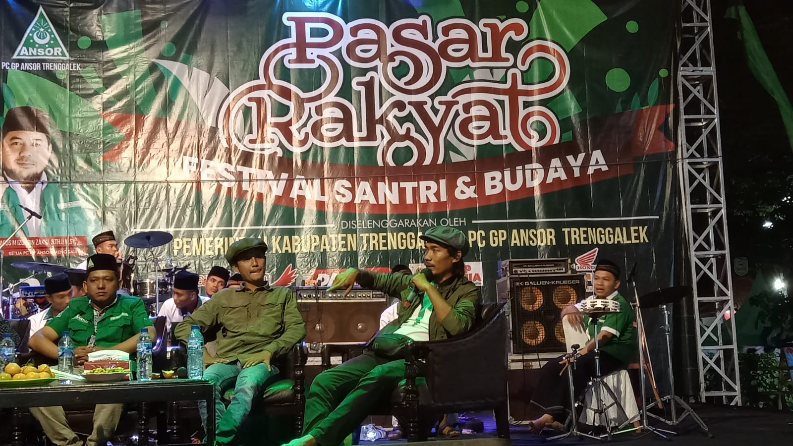 Suara Tolak Tambang Emas Gemparkan Pasar Rakyat Trenggalek 1 Jhe Mukti ungkap kekayaan alam Trenggalek terancam tambang emas