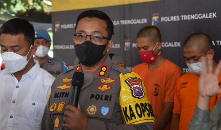 Biadab, 3 Warga Jadi Tersangka Pencabulan Anak di Pantai Konang, Korban Dipaksa Minum Miras 1 Polres Trenggalek tangkap tiga tersangka pencabulan