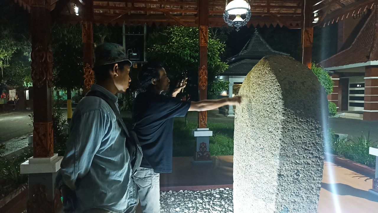 Fakta - Fakta Hari Jadi Trenggalek ke-828, dari Prasasti Kamulan Hingga Kehadiran Sultan 2 Prasasti Kamulan di Joglo Kamulyan, depan Gedung Bhawarasa