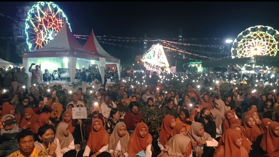 Suara Tolak Tambang Emas Gemparkan Pasar Rakyat Trenggalek 2 Ribuan masyarakat menghadiri Pasar Rakyat Trenggalek