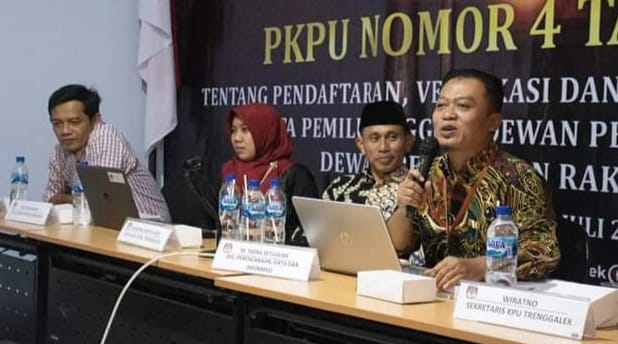 Soal Tahapan Verifikasi Parpol Pemilu 2024, Indra: Anggota Parpol Harus Warga Trenggalek 1 Sosialisasi PKPU No 4 2022 oleh KPU Trenggalek
