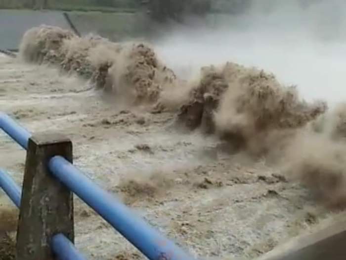 Darurat Bencana Iklim Jawa Timur, dari Trenggalek hingga Banyuwangi 3 Banjir di Blitar