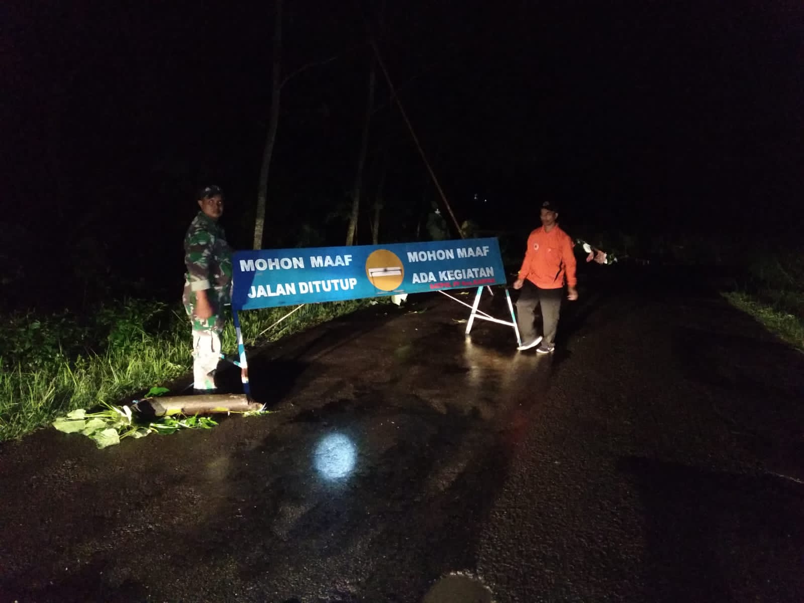Mobil Gantian Melintas Lur! Penahan Jalan Kampak Munjungan Ambrol 1 IMG 20221007 WA0015