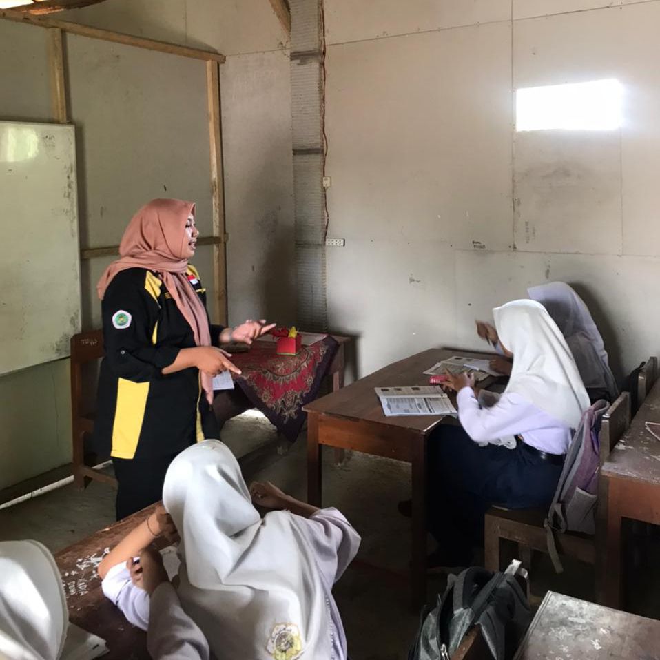 Sepenggal Cerita Rahma Hanifa, Mahasiswi Trenggalek Juara 1 Simulasi Mengajar Tingkat Nasional 1 Rahma Hanifa mengajar di SMP Sore Pule Trenggalek