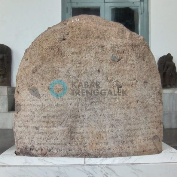 Tak Hanya Geruduk Kementerian, ART Juga Sambangi Prasasti Kampak di Museum Nasional 1 Prasasti Kampak di Museum Nasional Indonesia Jakarta