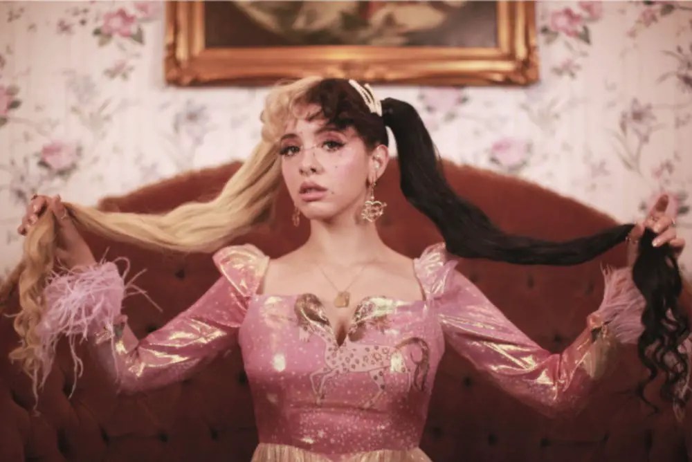 Melanie Martinez Age, Biography, Height, Net Worth, Family & Facts