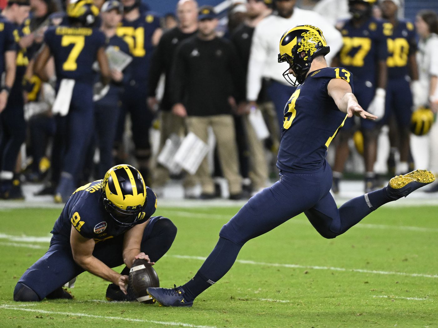 Jake Moody Kicks Michigan to 1917 Win Over Illinois Kee On Sports