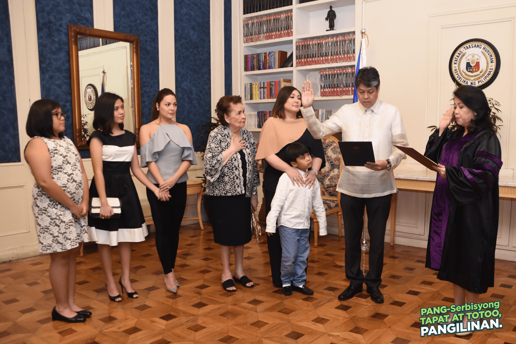 Kiko Pangilinan Takes Oath Before Chief Justice Sereno; Vows To Uplift