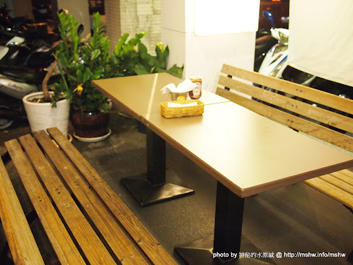 【食記】台中Burger Joint 7分So美式廚房華美店@西區捷運BRT科博館 : 七分熟的獨特風味!! 區域 台中市 捷運美食MRT&BRT 排餐 早餐 早點類 晚餐 漢堡 燒烤/燒肉 美式 西區 輕食 飲食/食記/吃吃喝喝