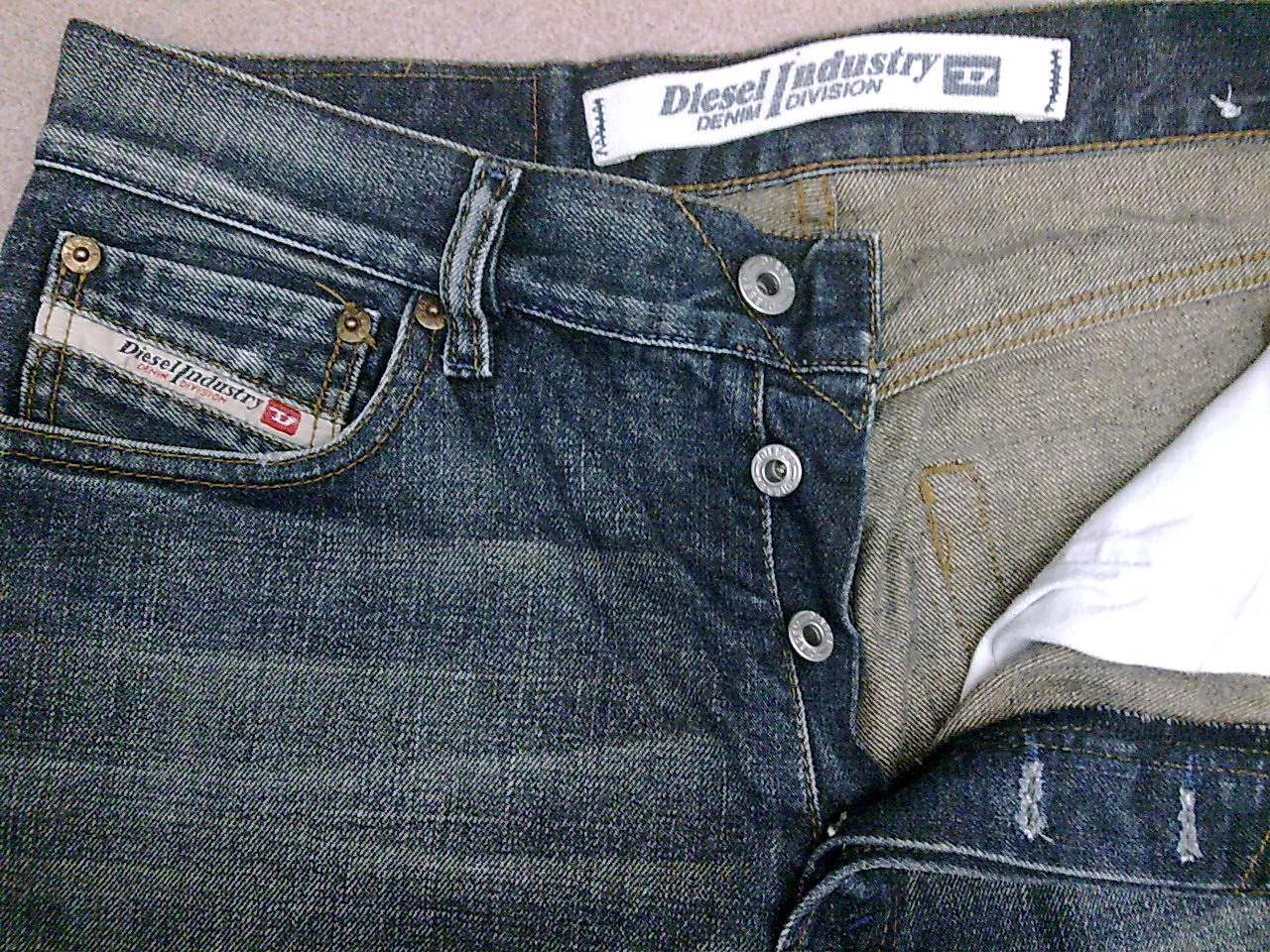 DIESEL INDUSTRY JEANS SIZE 31 (SOLD) different class bundle
