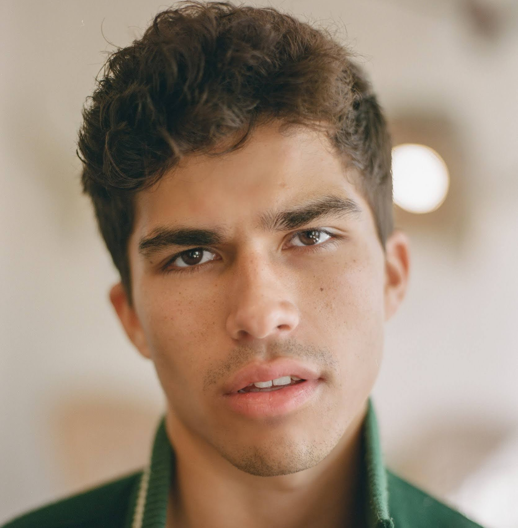 Alex Aiono Net worth, House, Car, Salary, Single & Family 2018 Muzul