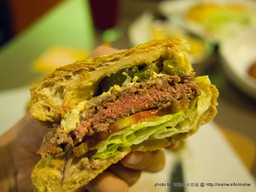 【食記】台中Burger Joint 7分So美式廚房華美店@西區捷運BRT科博館 : 七分熟的獨特風味!! 區域 台中市 捷運美食MRT&BRT 排餐 早餐 早點類 晚餐 漢堡 燒烤/燒肉 美式 西區 輕食 飲食/食記/吃吃喝喝