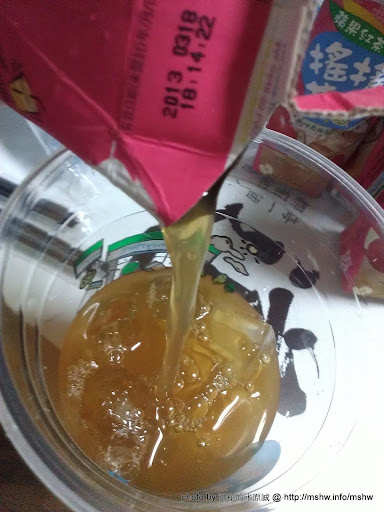 到全家一塊揪好團! ~ "搖搖茶吧"水果紅茶系列 廣告 新聞與政治 茶類 飲食/食記/吃吃喝喝