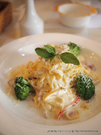 【食記】台中西屯-FiFi ITALIANO RESTAURANT FiFi義大利麵-FiFi GARDEN 菲菲花園 : 簡約恬靜的巷弄人氣餐館! 區域 台中市 披薩 焗烤 義式 西屯區 飲食/食記/吃吃喝喝 麵食類