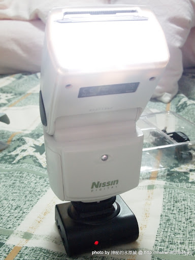 讓你輕鬆離機閃! ~ "Phottix Aster PT-V4 無線閃燈觸發器"開箱 3C/資訊/通訊/網路 嗜好 攝影 新聞與政治 硬體 開箱