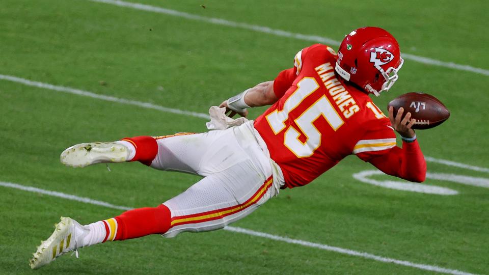 Patrick Mahomes' diving nearTD pass was a microcosm of Chiefs' Super