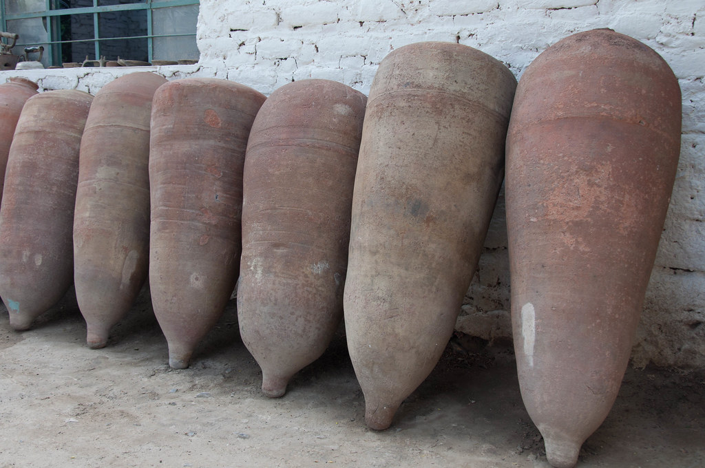 Botijas de pisco, Lunahuaná Bodega vitivinícola Santa Marí… Flickr