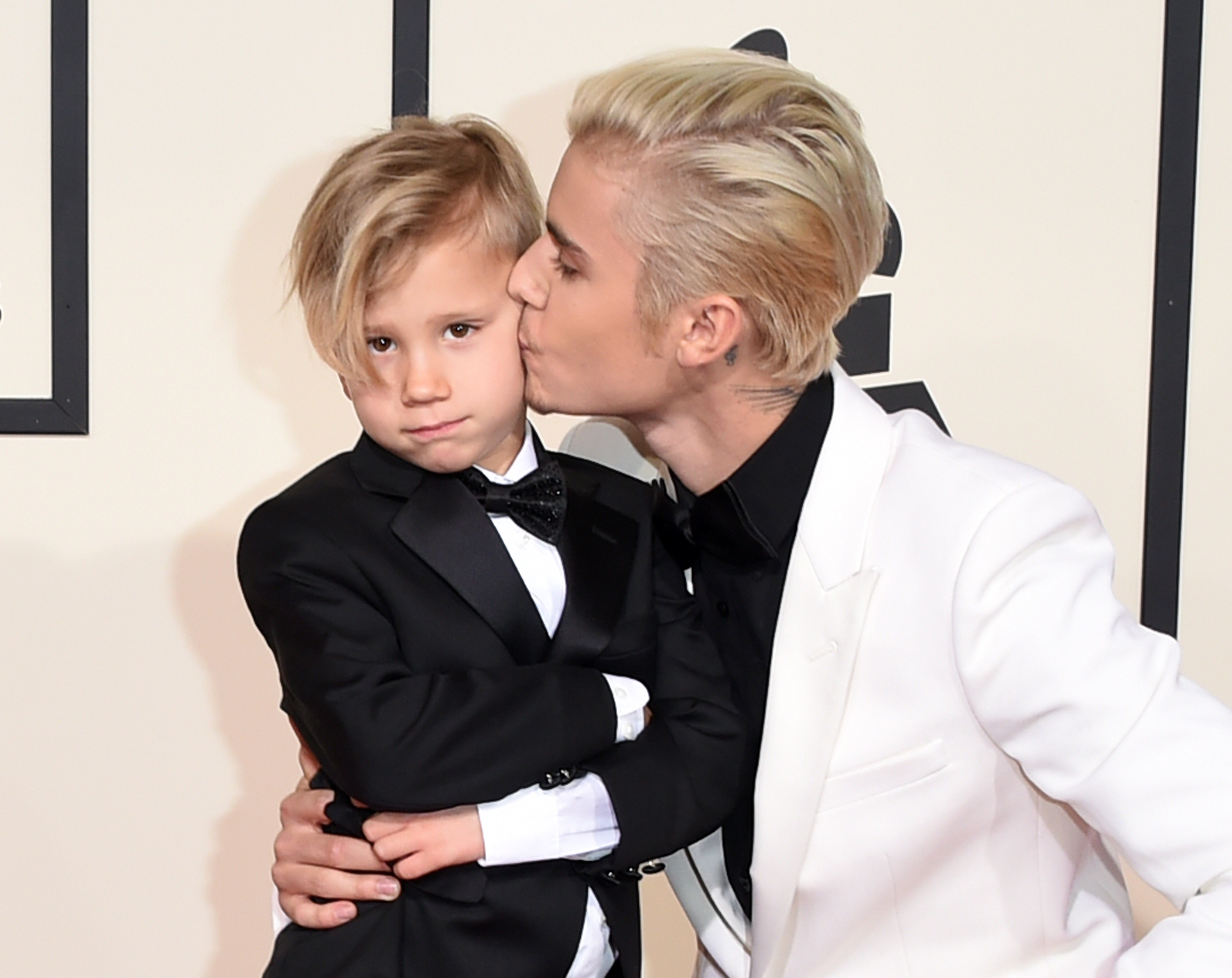 Justin Bieber's Little Brother Is All of Us At The 2016 Grammys — PHOTOS