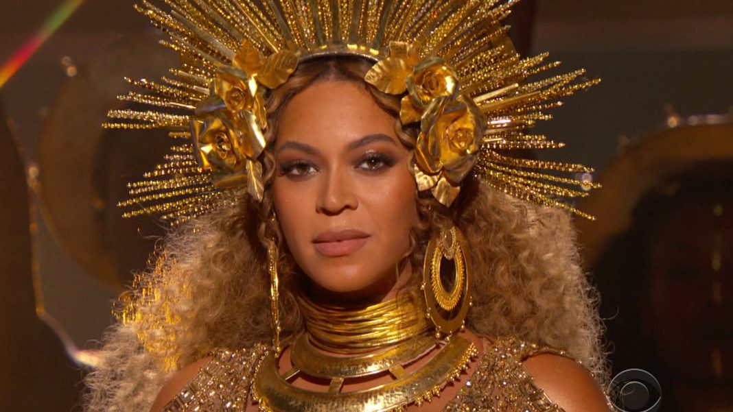 The 15 Most Popular Black Female Singers Of All TIme