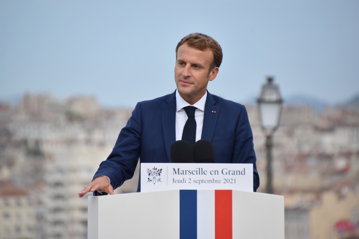 Emmanuel Macron lance l'acte II du plan Marseille en grand