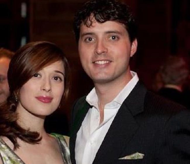 How is Eli KayOliphant Married Status with his Wife Marina Squerciati