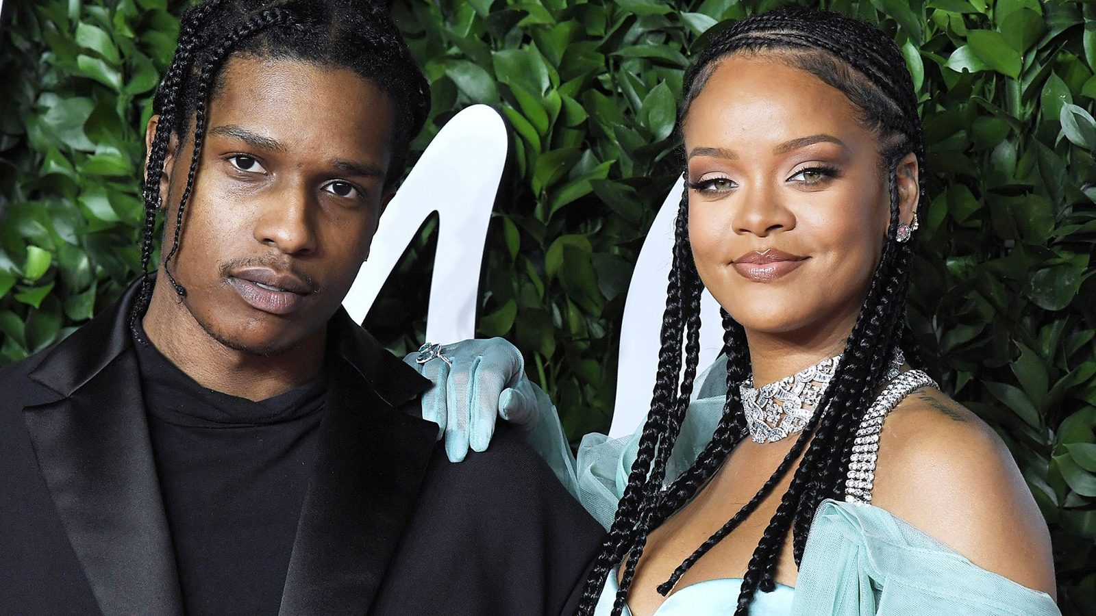 Rihanna ve ASAP Rocky el ele görüntülendi Fotoğraf Galerisi